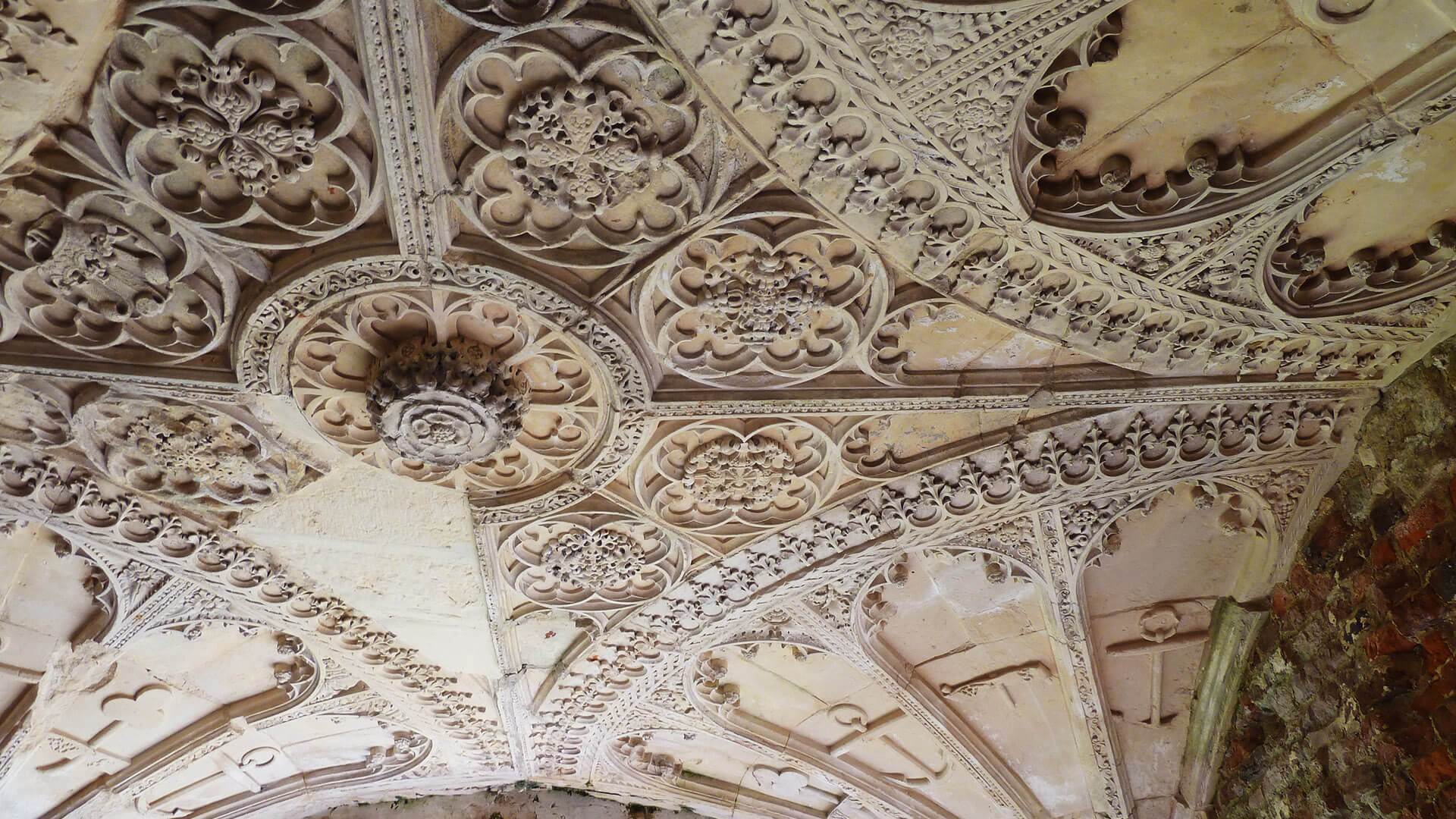 Conservation repairs at Cowdray Ruins