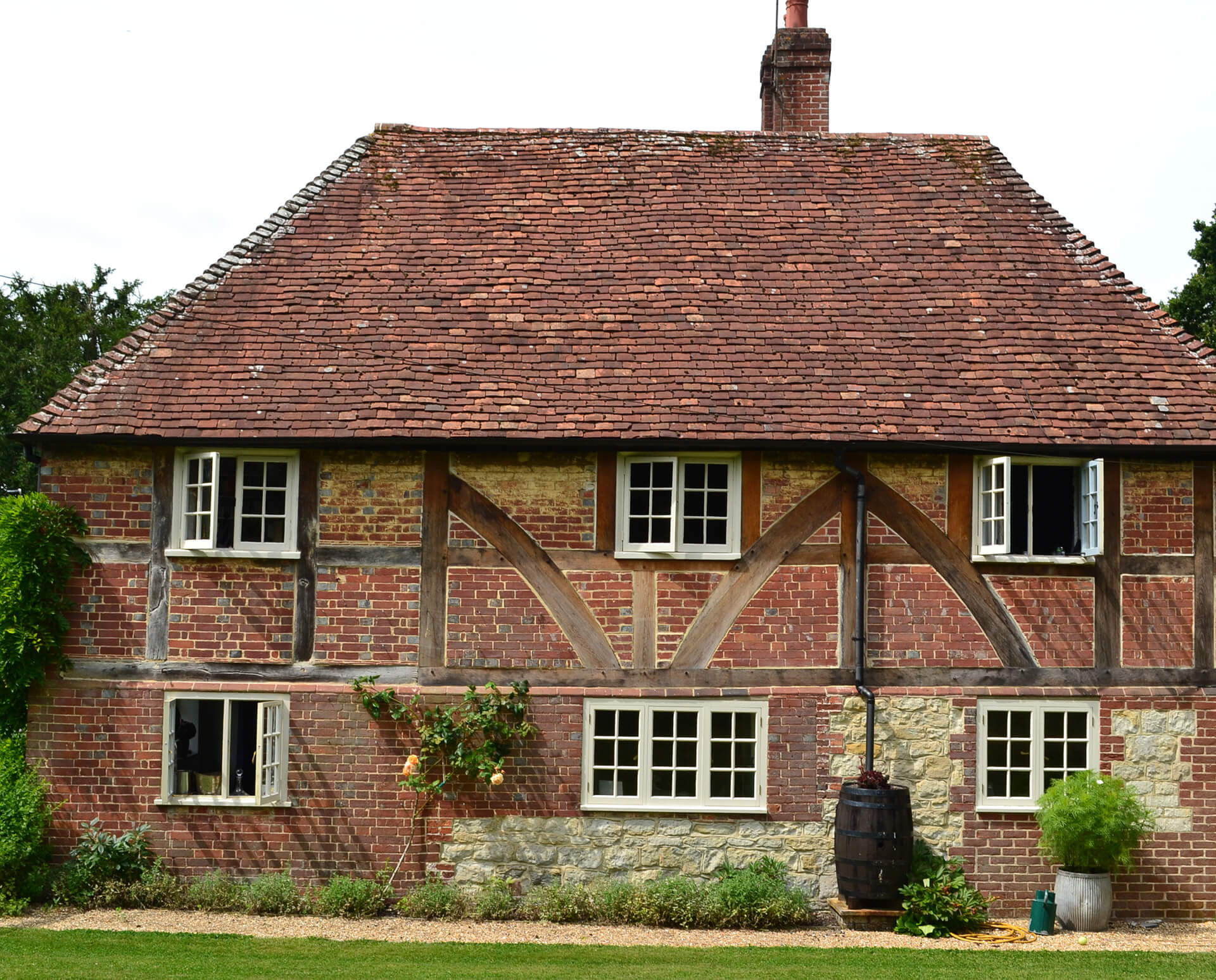 Extension and alterations to 17th century house in West Sussex