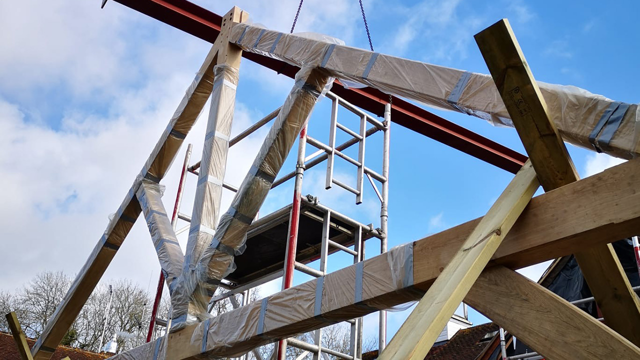 installation of oak frame begins on site at Rowans Hospice